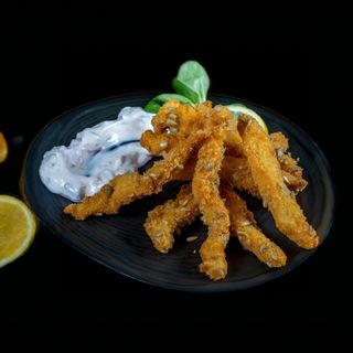 Хрупкаво пиле в панко със сос Леон