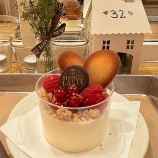 PANNA COTTA CON FRUTTI DI BOSCO 