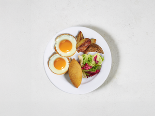 Сніданок київський з картоплею запеченою, яєчнею та салатним міксом