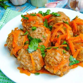 Chicken meatballs with rice and vegetables 300g