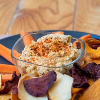 Hummus de Aceitunas Negras con crudités