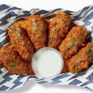 Menú alitas búfalo (8 pzs.)