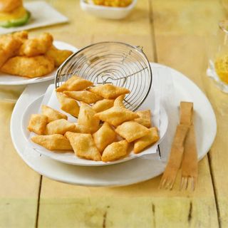 Chiacchiere fritte vegetariane