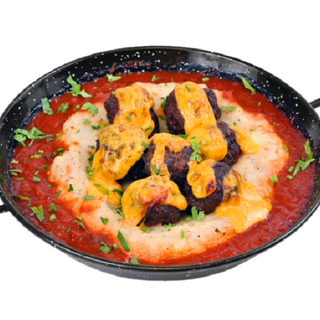 Блек ангъс кюфтенца с чедър, картофено пюре и доматен сос (400г)