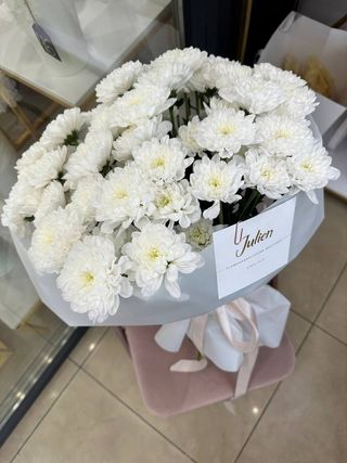 11  хризантем