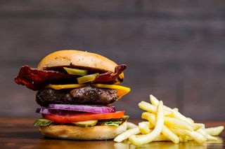 Халапеньо-Бейкън бургер