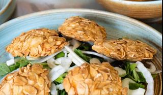 Pollo in crosta di mandorle