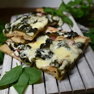 Teglia L Pizza Con Friarielli