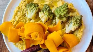 Hummus di ceci con verdure stagionali
