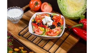 Salată cu brănzâ feta