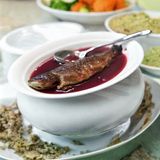 კალმახი ბროწეულის სოუსით