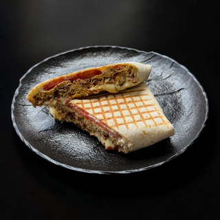Omlet u tortilji sa slaninom