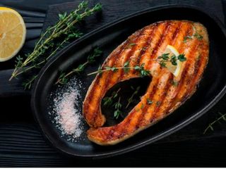 Семга с соусами (розовый и тартар) (200 гр.)