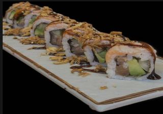 Salmão Com Abacate e Molho Teriyaki