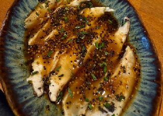 Sashimi pez mantequilla con trufa negra (5uds.)