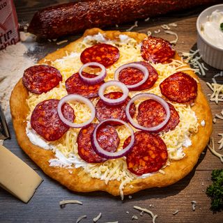 Langoš sa kulenom i sirom