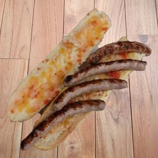 Bocadillo de Salchichas a la Brasa