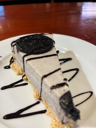 Tarta de queso con Oreo (porción)