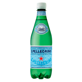 Agua con gas San Pellegrino