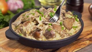 Печінка у сметані