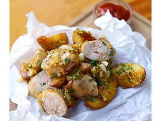 Ковбаски по-Мюнхенськи з картоплею (300/40г)