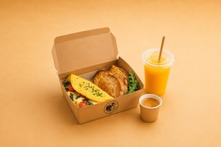 American breakfast - 2 pancakes con sciroppo Acero + uova strapazzate
