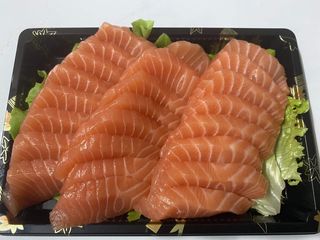 T37 - Sashimi Salmão