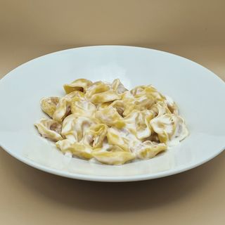 Tortellini Panna e Prosciutto*
