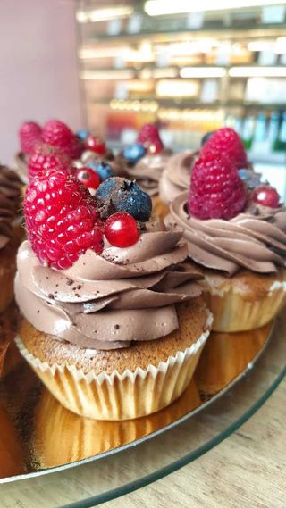 Babeczka Orzechowa z Porzeczką i Czekoladą GF SF LF KETO