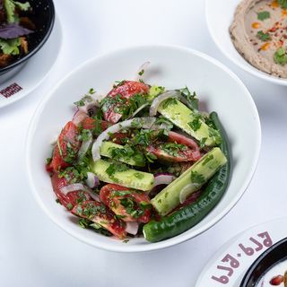 კიტრი პომიდორი ქორფა მწვანილებით და კახური ზეთით