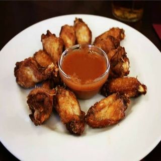 12 Alitas De Pollo Con Salsa Barbacoa