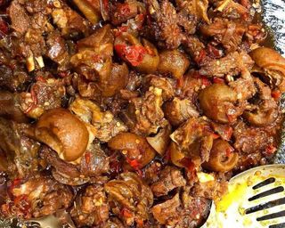 Porc Sauté-Reveni & Attiéké