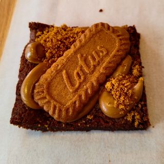 Porción de Brownie Lotus