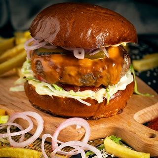 ჩიზბურგერი + გარნირი