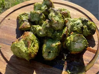 Літній шашлик з зеленню із курячого філе (250g)