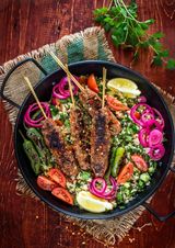 Адана кебаб с гарнитура 