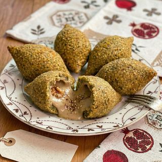 Իշլի թահինով