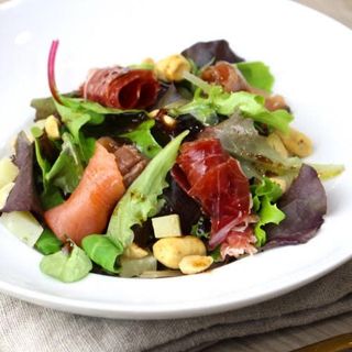 20. Ensalada sashimi