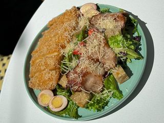 Цезар з курячим Шніцелем (300г)