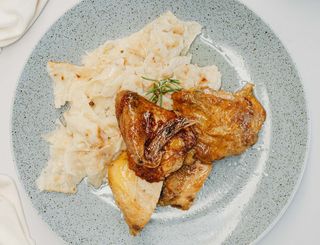 Domaća patka s ražnja i mlinci