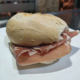 Pulga De Jamón Serrano Solo