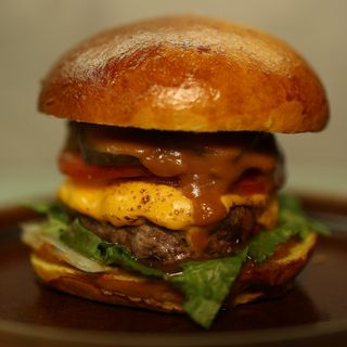 Фірмовий бургер (330/80/40г)