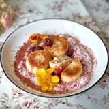 Kolači od sira sa višnjama i pavlakom