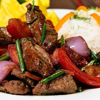 Lomo saltado