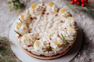 Torcik z lemon curd i bezą 