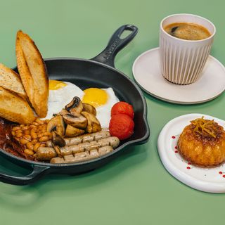 ინგლისური საუზმის კომბო (09:00 – 13:00)