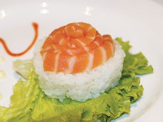 100 - Chirashi Sake Don