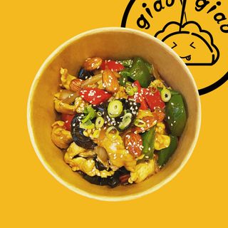 pollo brasato con salsa,pepeloni e mandorle