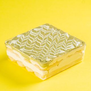 PISTACHIO TIRAMISU CAKE BOXE