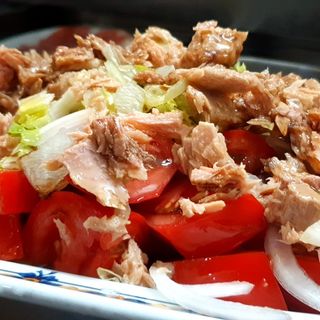 Ensalada de tomate raf